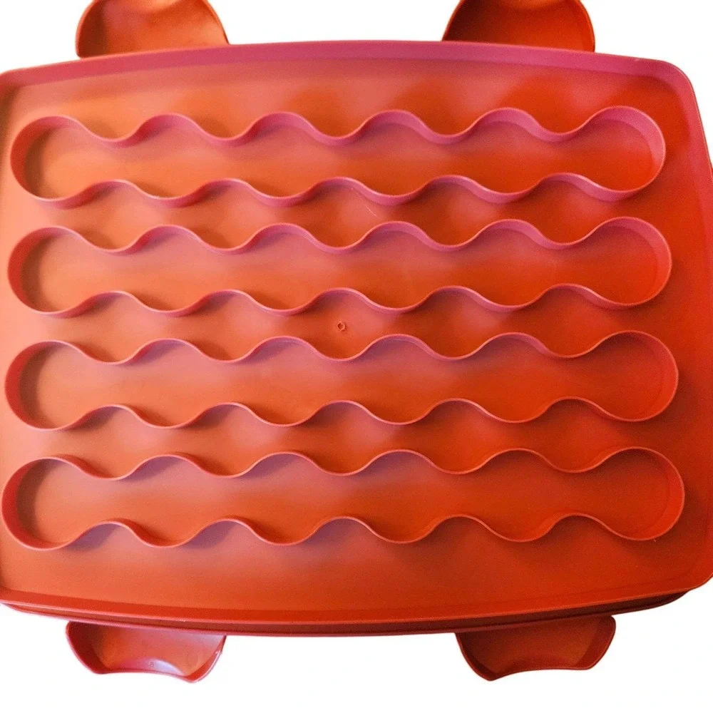 Wilton 3 in 1 Cupcake Carrier Caddy Red 18x14 with Clip On Clear Lid and Handle